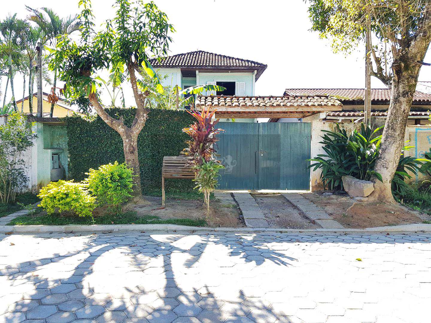 Sobrado com 3 dorms, Massaguaçu, Caraguatatuba - R$ 380 mil, Cod: 97