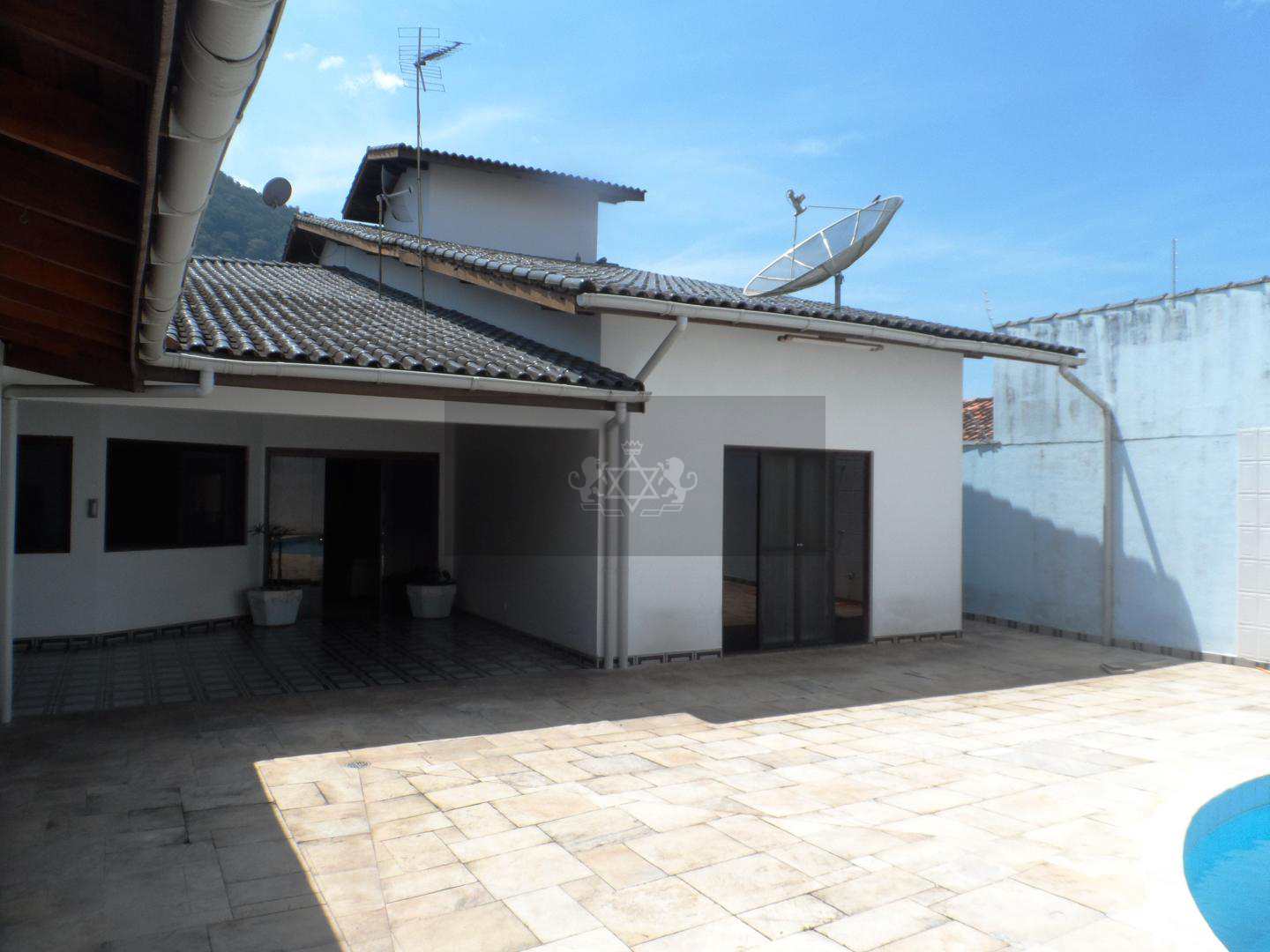 Casa com 3 dorms, Sumaré, Caraguatatuba - R$ 1.8 mi, Cod: 168