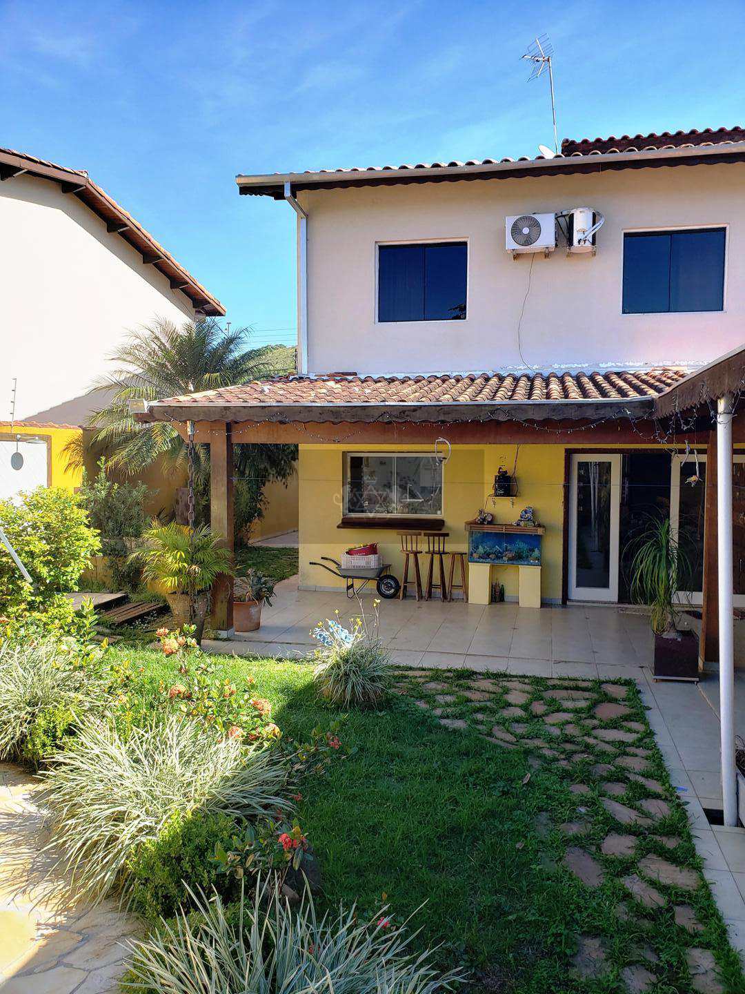 Sobrado com 3 dorms, Prainha, Caraguatatuba - R$ 900 mil, Cod: 174