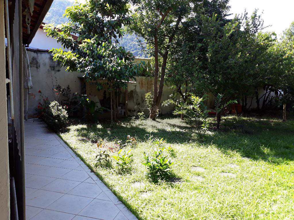 Casa com 4 quartos, Sumaré, Caraguatatuba - R$ 490 mil