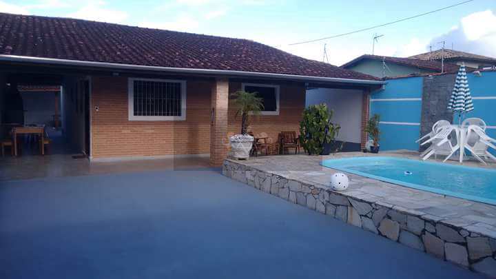 Casa com 2 dorms, Jardim Jaqueira, Caraguatatuba - R$ 380 mil, Cod: 451