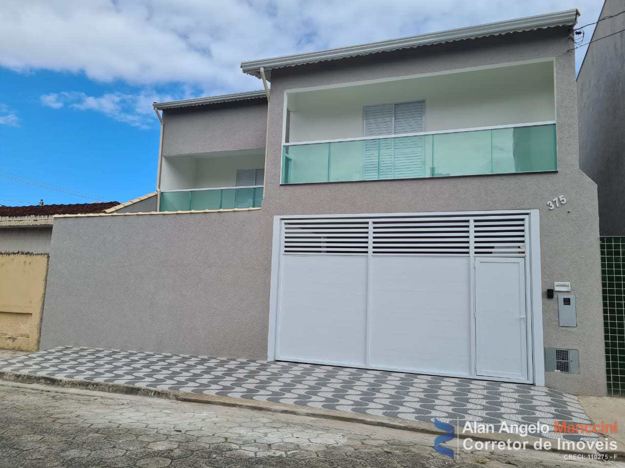 Sobrado à venda com 3 quartos, 230m² - Foto 1