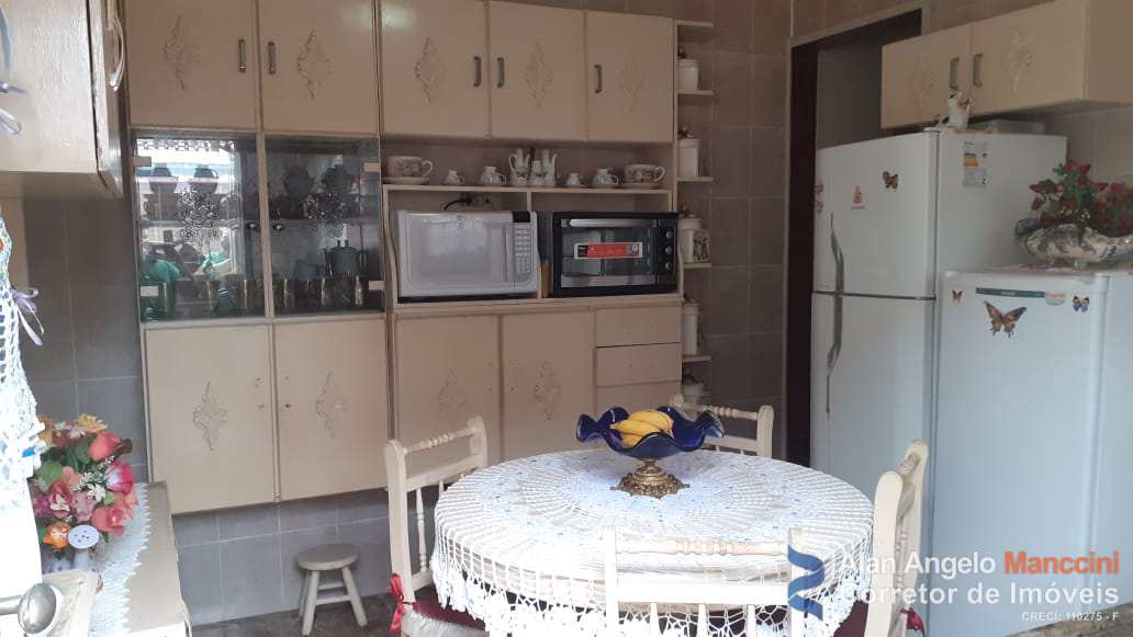 Casa à venda com 3 quartos, 210m² - Foto 10