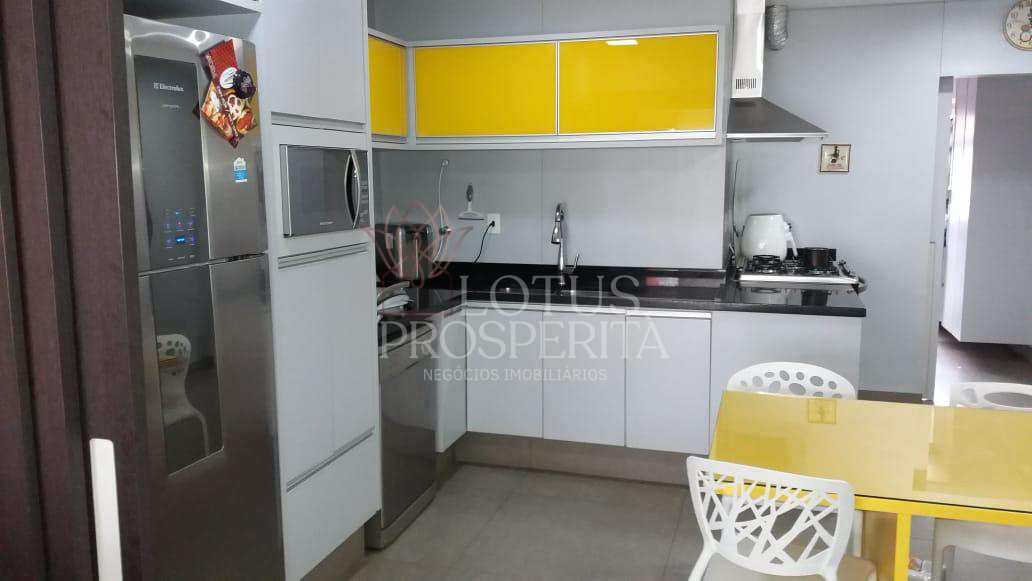 Apartamento à venda com 3 quartos, 140m² - Foto 7