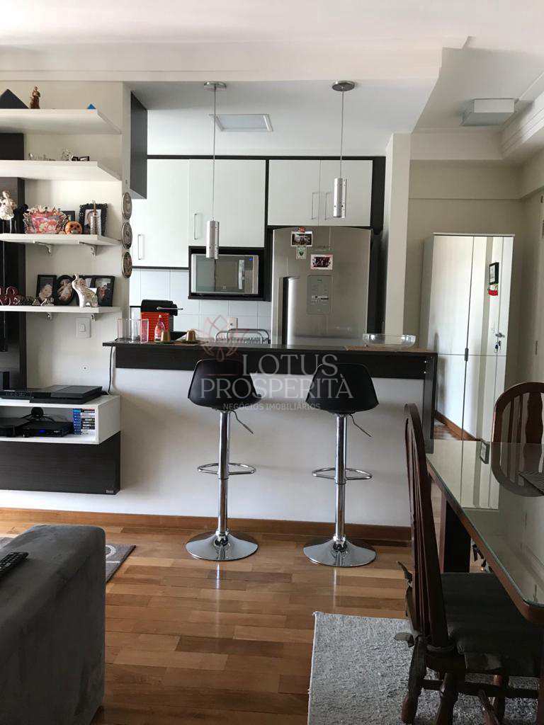 Apartamento à venda com 2 quartos, 65m² - Foto 4