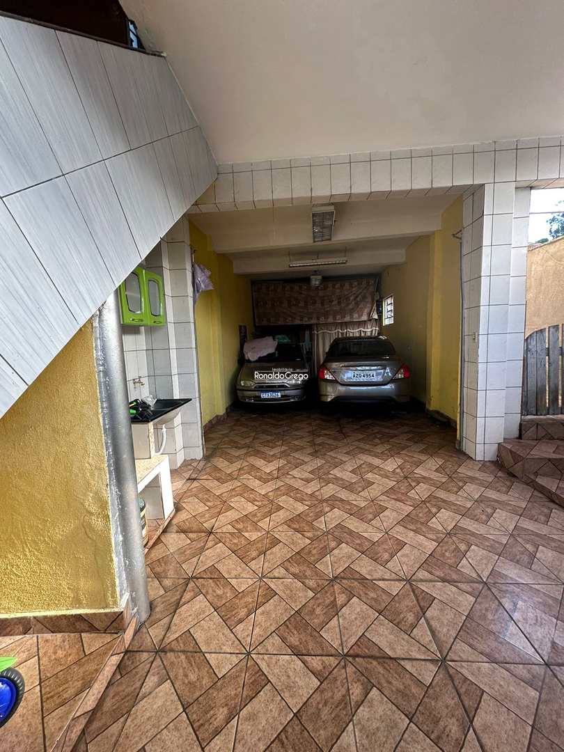 Sobrado à venda com 6 quartos, 250m² - Foto 3