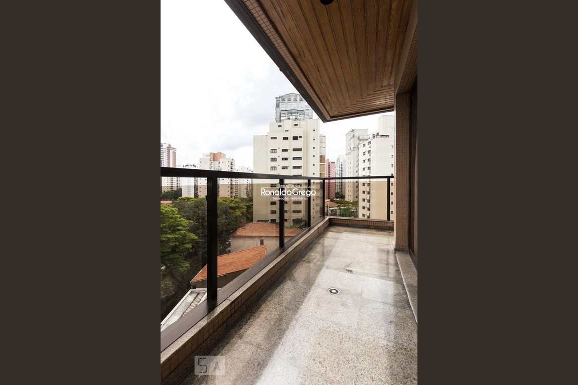 Apartamento à venda com 4 quartos, 235m² - Foto 1