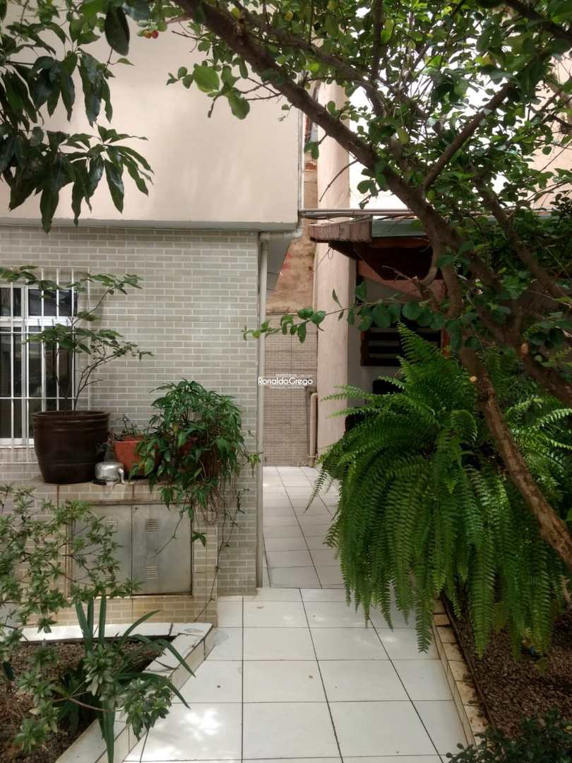 Sobrado à venda com 6 quartos, 300m² - Foto 14