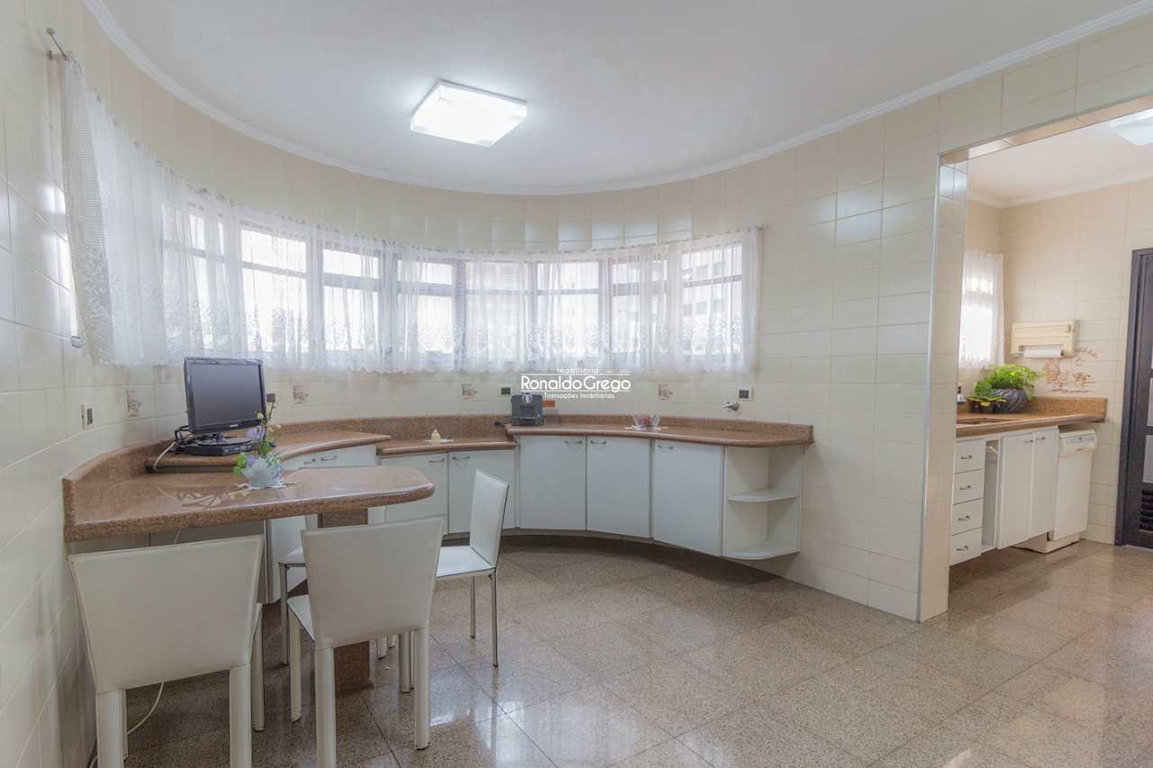 Apartamento para alugar com 6 quartos, 380m² - Foto 16