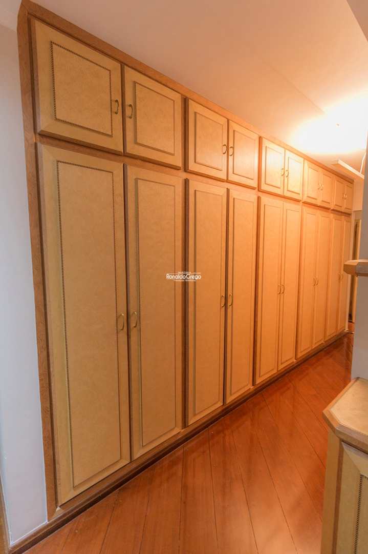 Apartamento para alugar com 6 quartos, 380m² - Foto 9