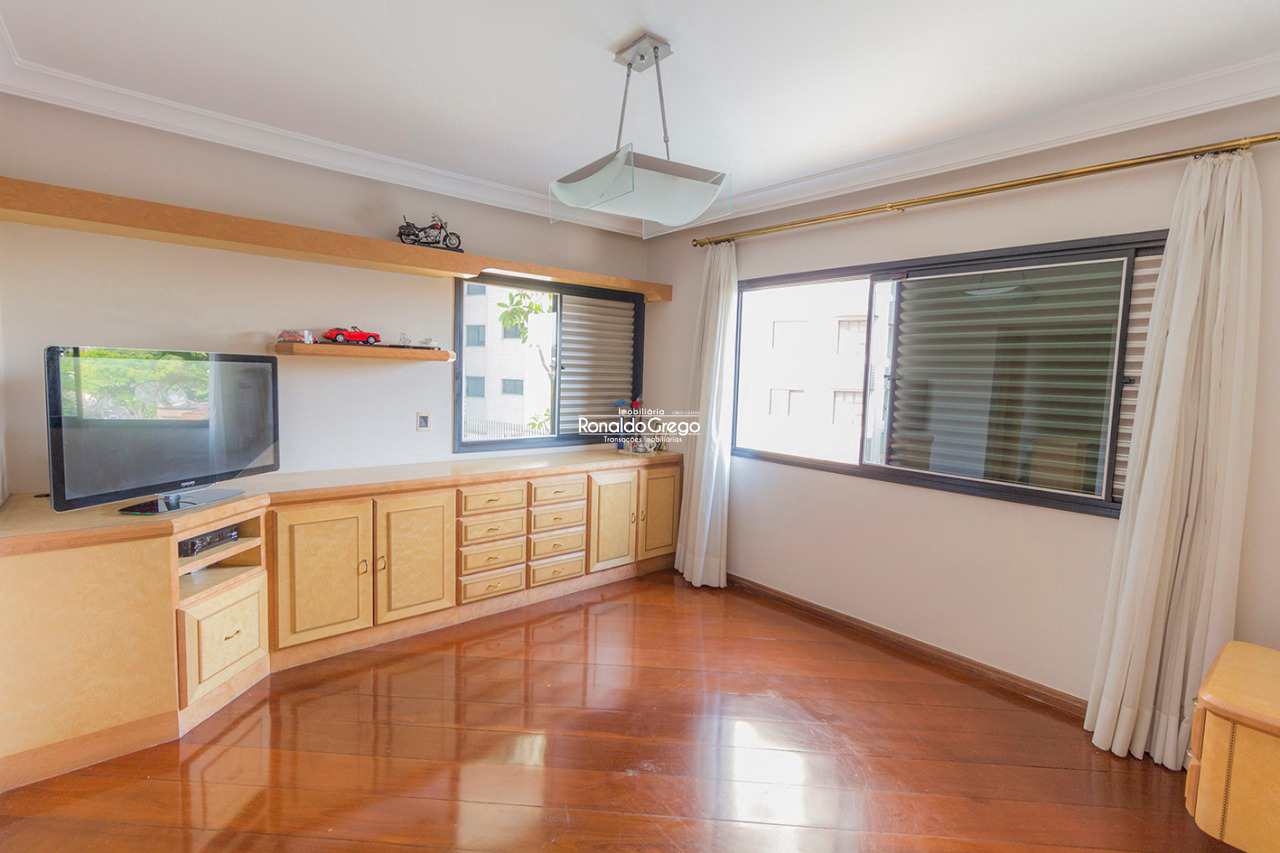 Apartamento para alugar com 6 quartos, 380m² - Foto 6