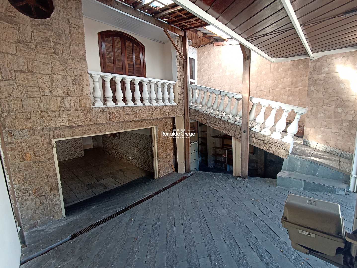 Casa à venda com 3 quartos, 149m² - Foto 1