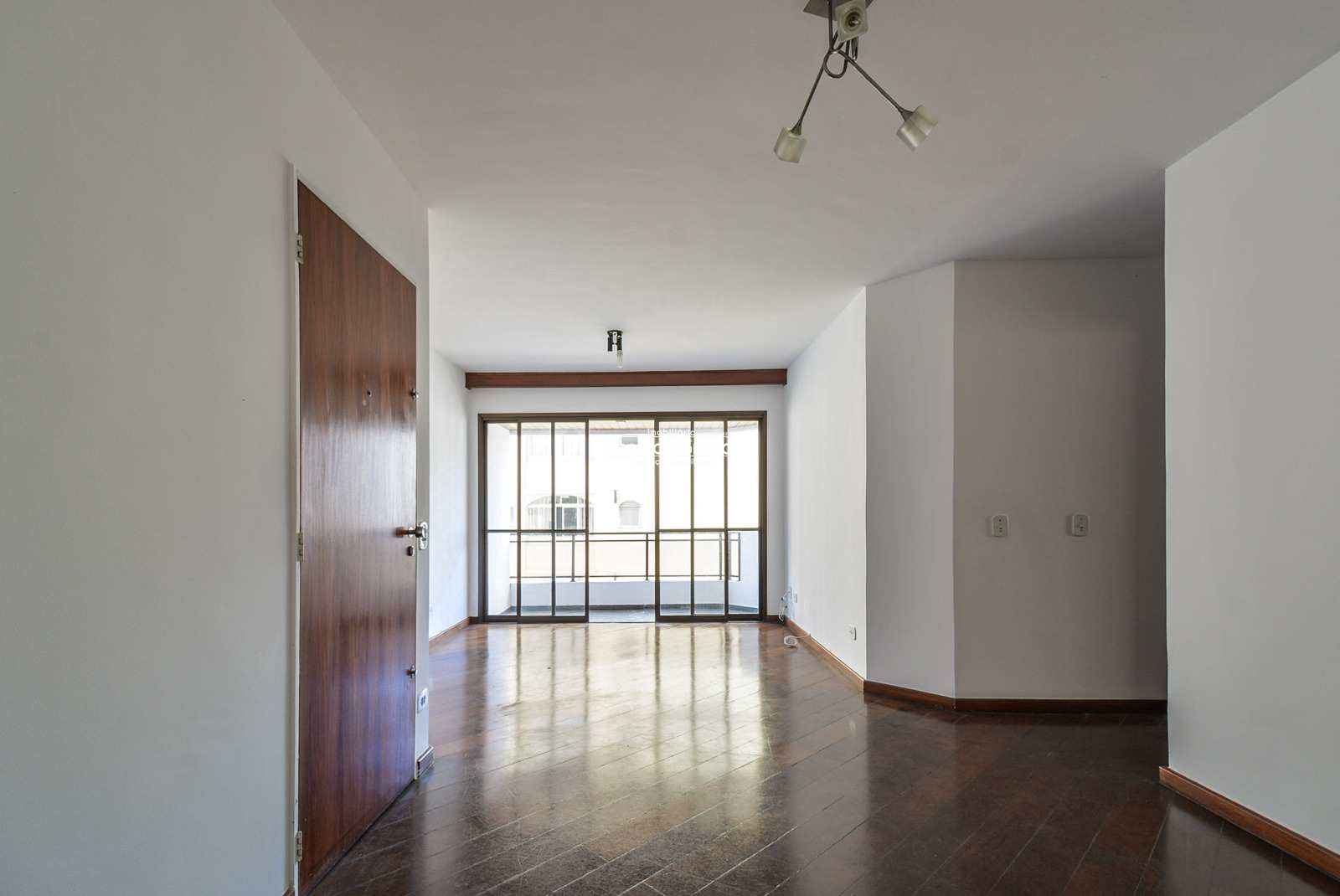 Apartamento à venda com 3 quartos, 95m² - Foto 1