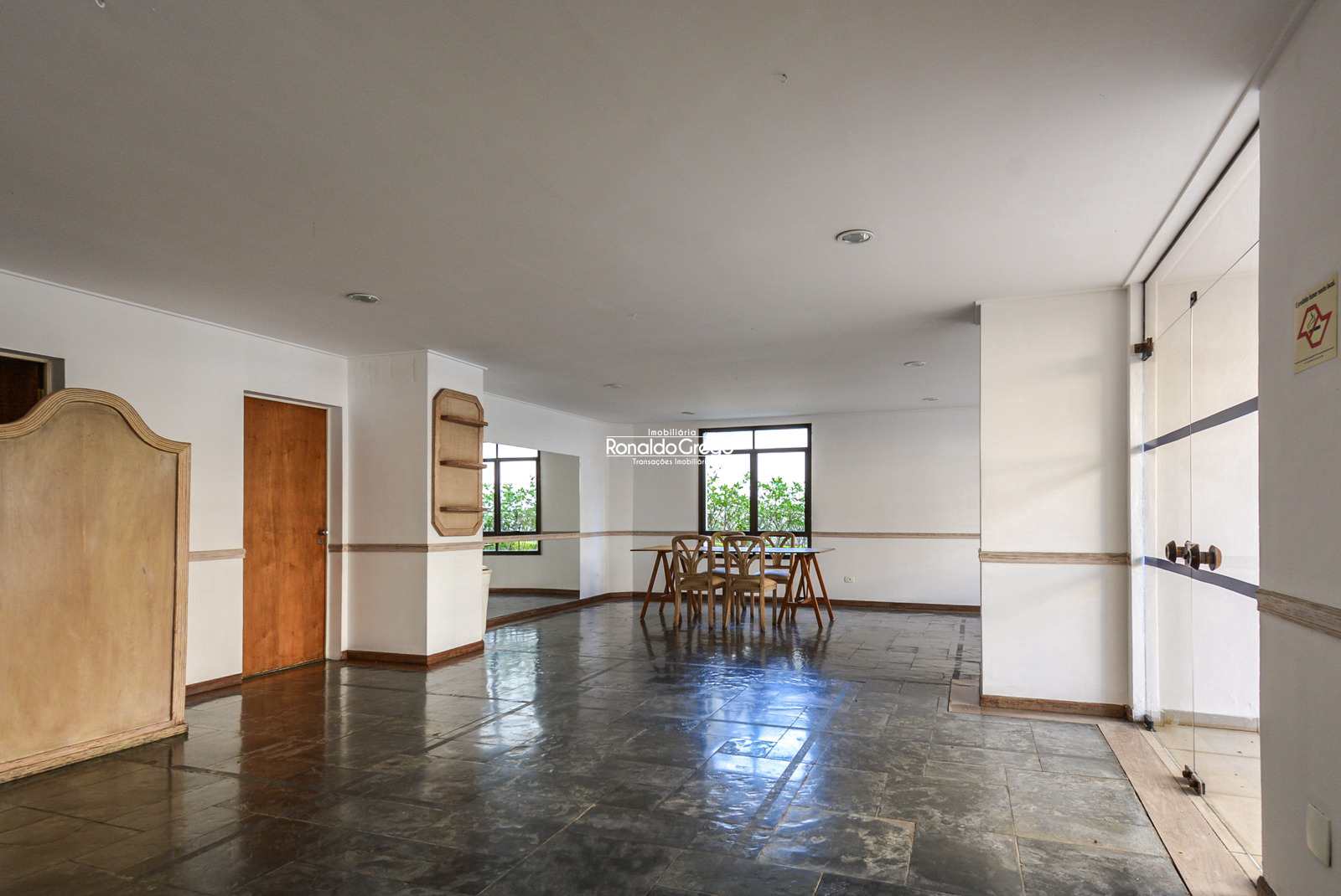 Apartamento à venda com 3 quartos, 95m² - Foto 18