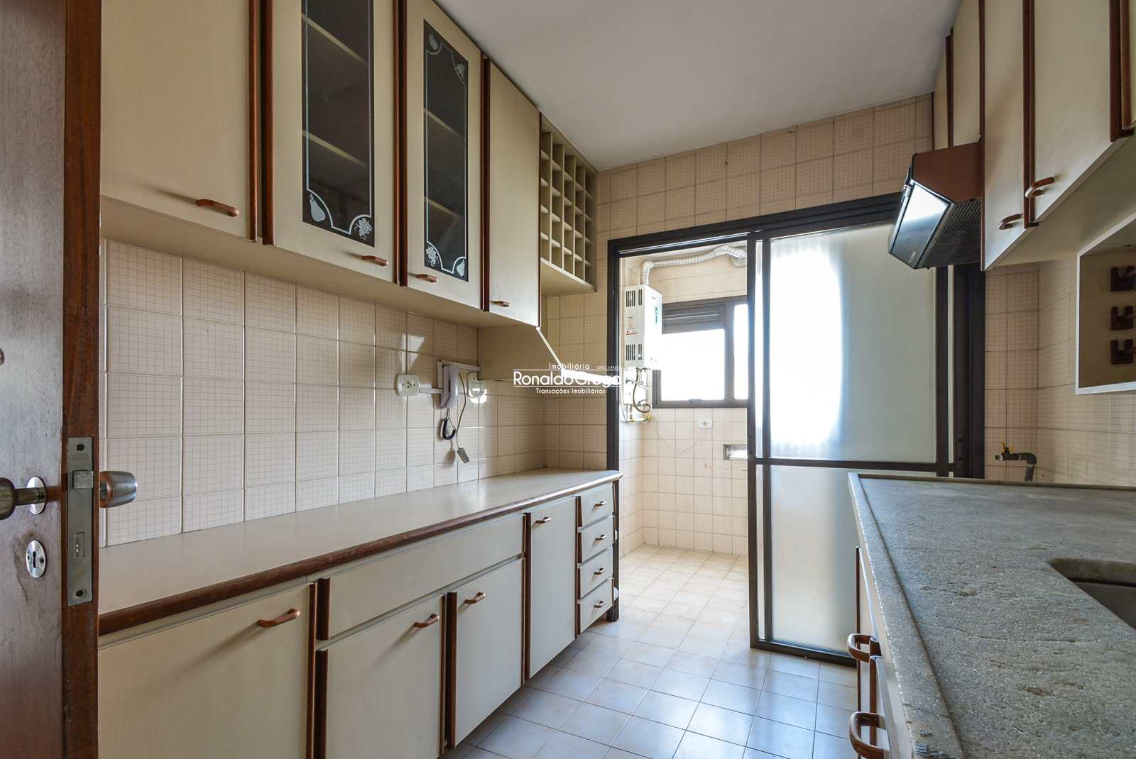 Apartamento à venda com 3 quartos, 95m² - Foto 7