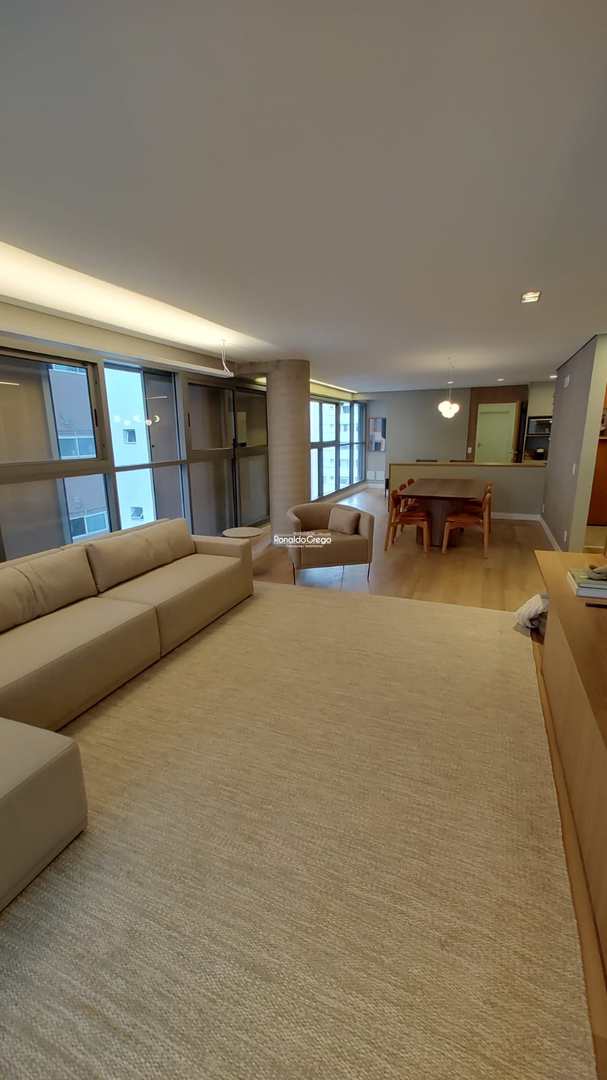 Apartamento à venda com 3 quartos, 145m² - Foto 3