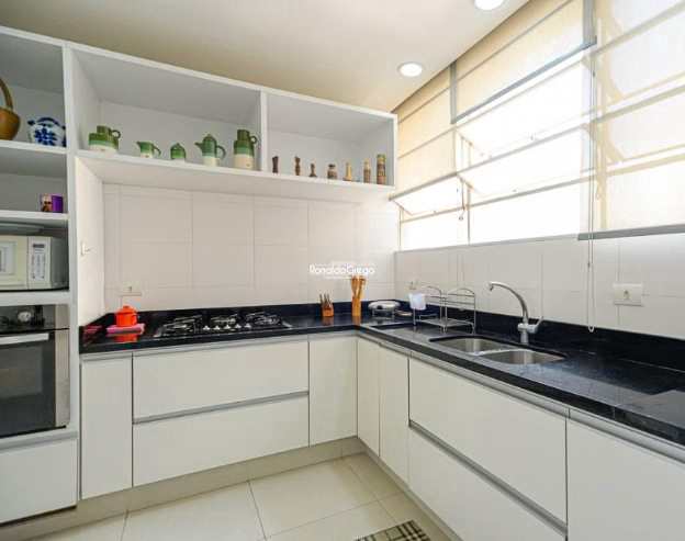 Apartamento à venda com 3 quartos, 160m² - Foto 3