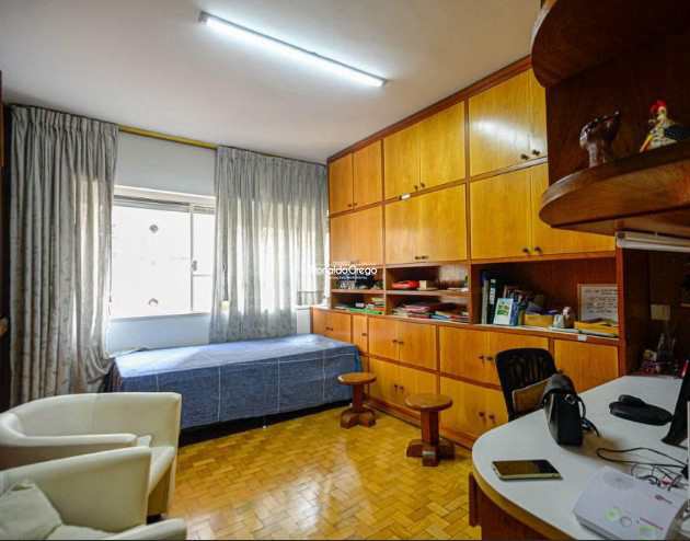 Apartamento à venda com 3 quartos, 160m² - Foto 2