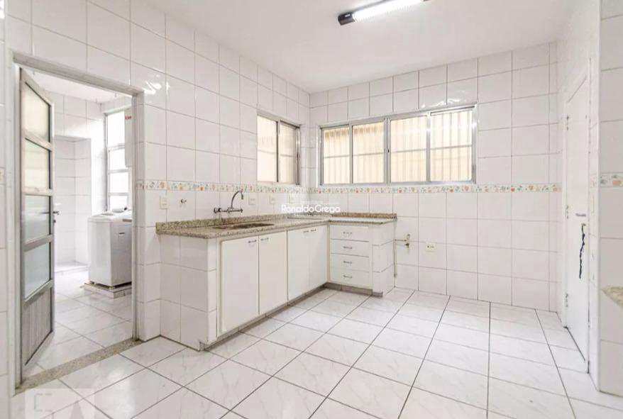 Apartamento à venda com 3 quartos, 150m² - Foto 2