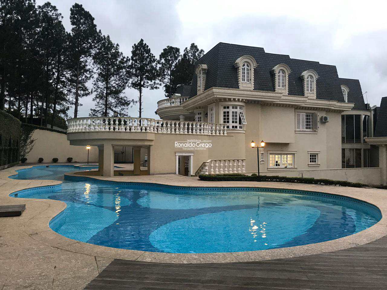 Casa de Condomínio à venda com 5 quartos, 800m² - Foto 2