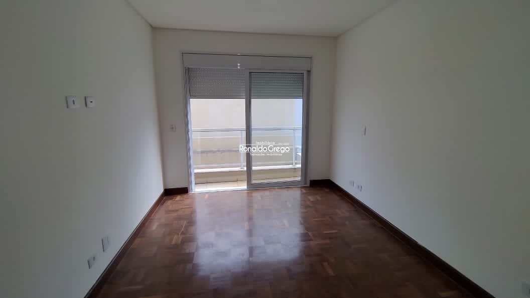 Casa à venda com 4 quartos, 430m² - Foto 11