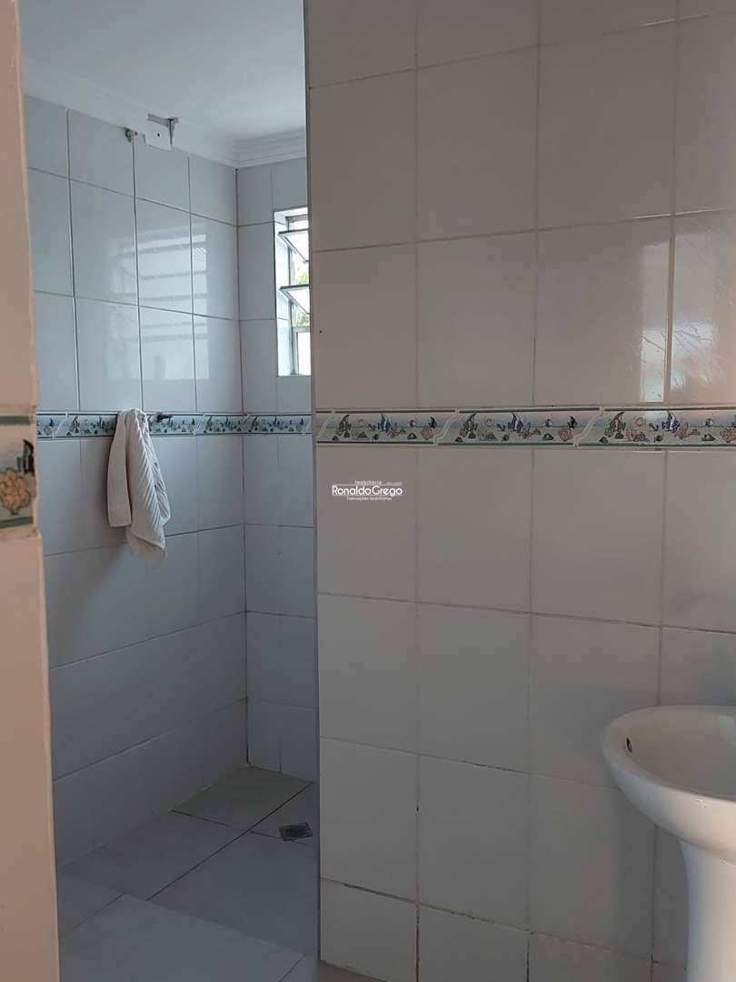 Casa à venda com 2 quartos, 170m² - Foto 11