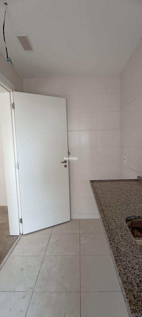 Apartamento à venda com 2 quartos, 74m² - Foto 27