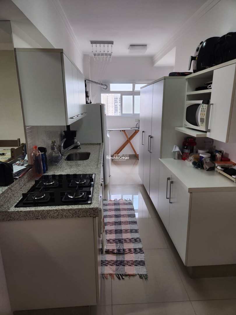 Apartamento à venda com 3 quartos, 230m² - Foto 3