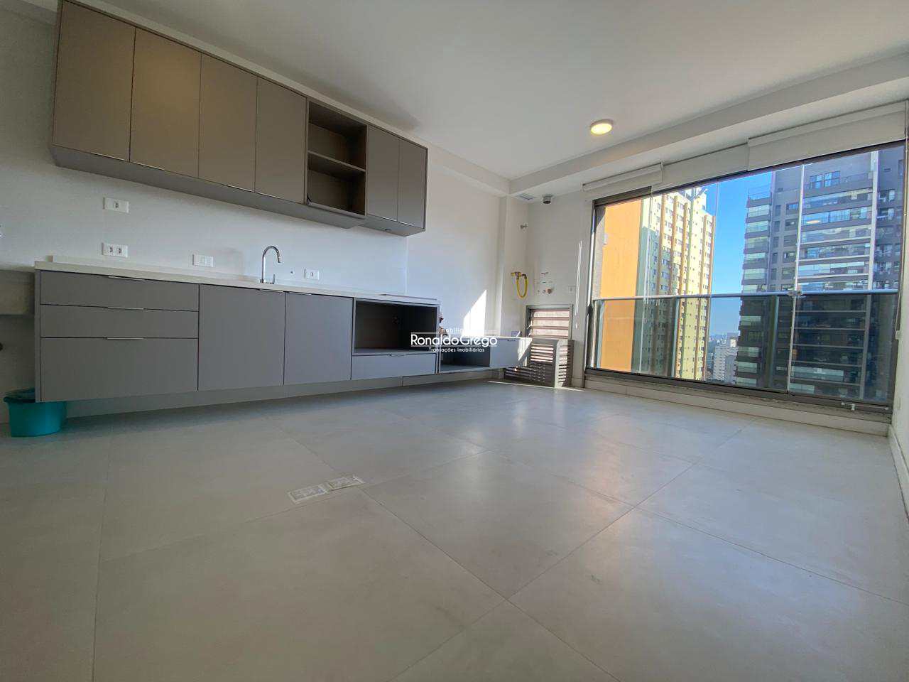 Apartamento à venda e aluguel com 1 quarto, 38m² - Foto 1