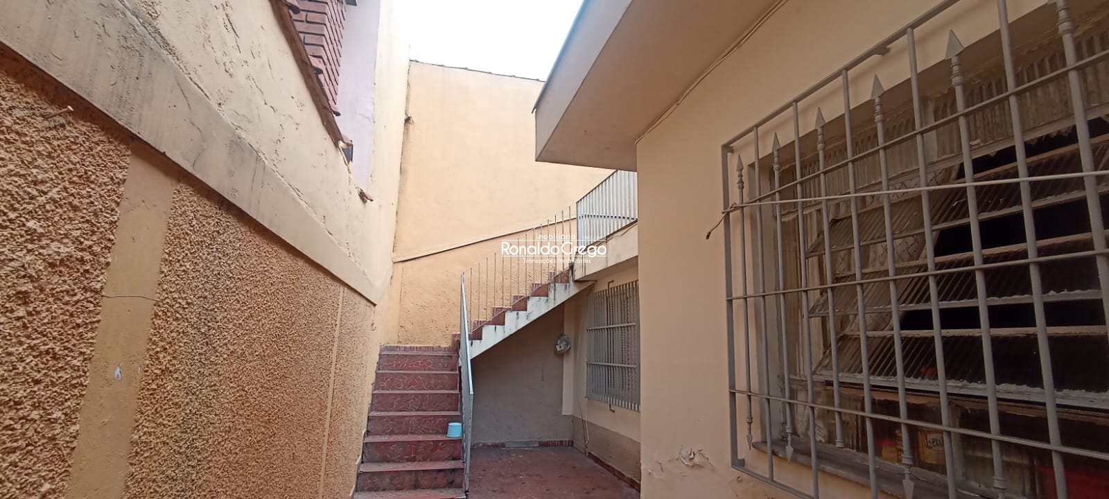 Casa à venda com 2 quartos, 120m² - Foto 2