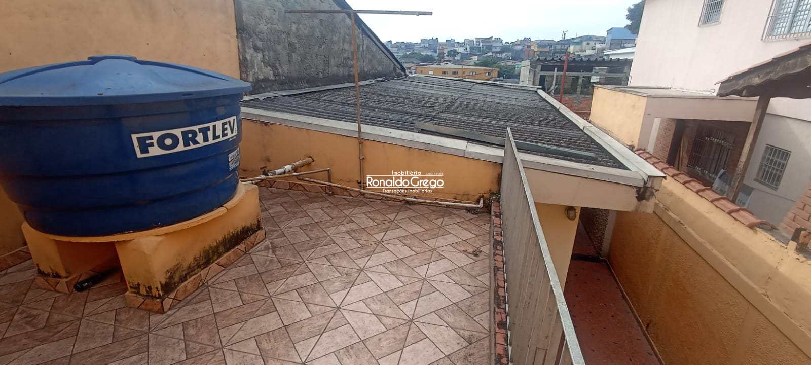 Casa à venda com 2 quartos, 120m² - Foto 11