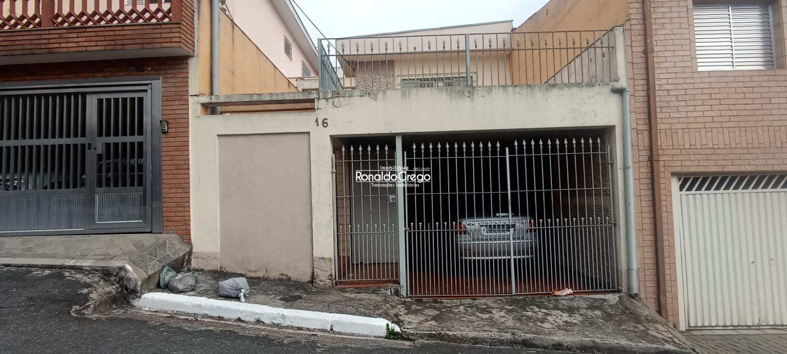 Casa à venda com 2 quartos, 120m² - Foto 1