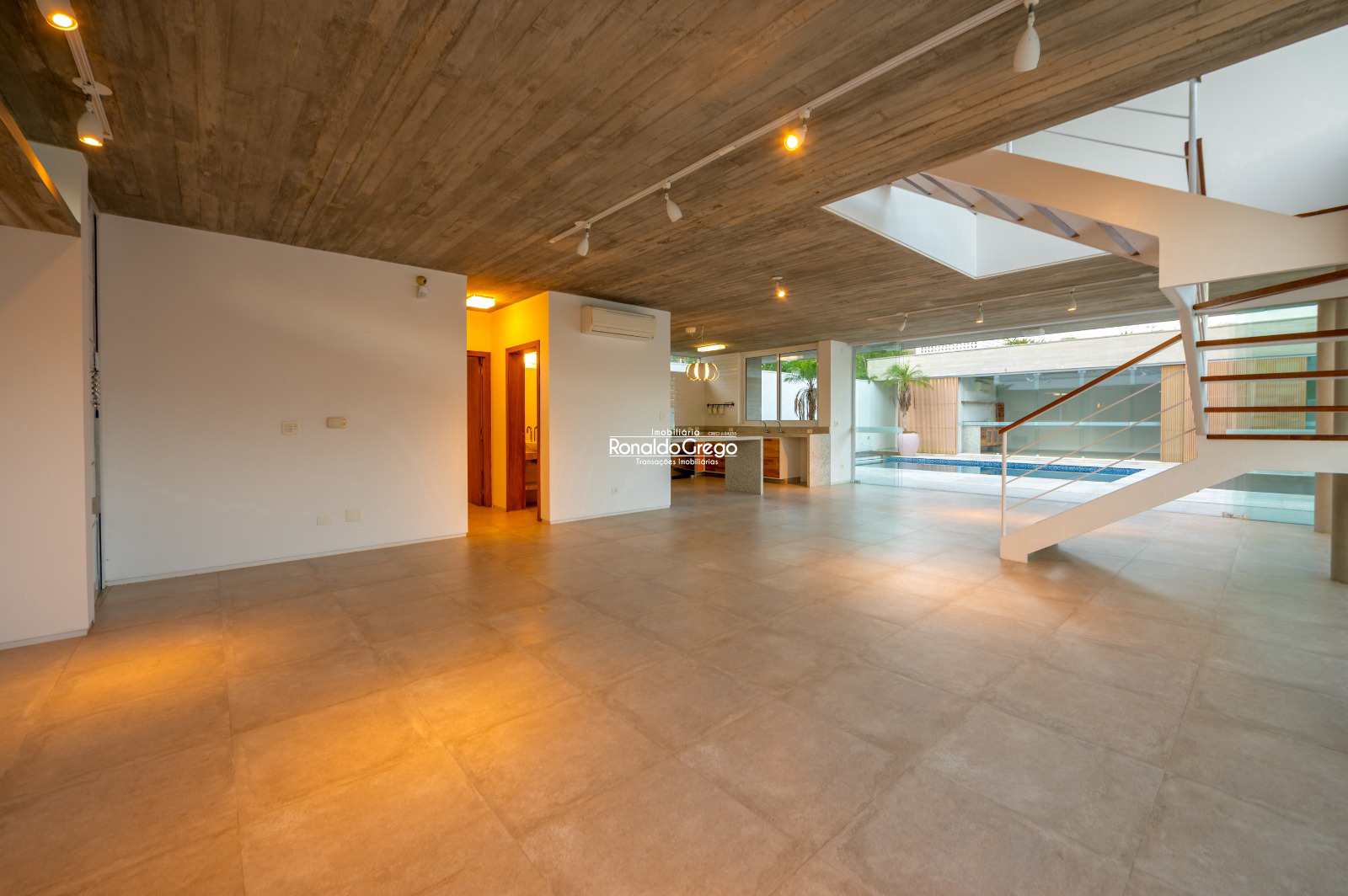 Casa à venda com 4 quartos, 388m² - Foto 3