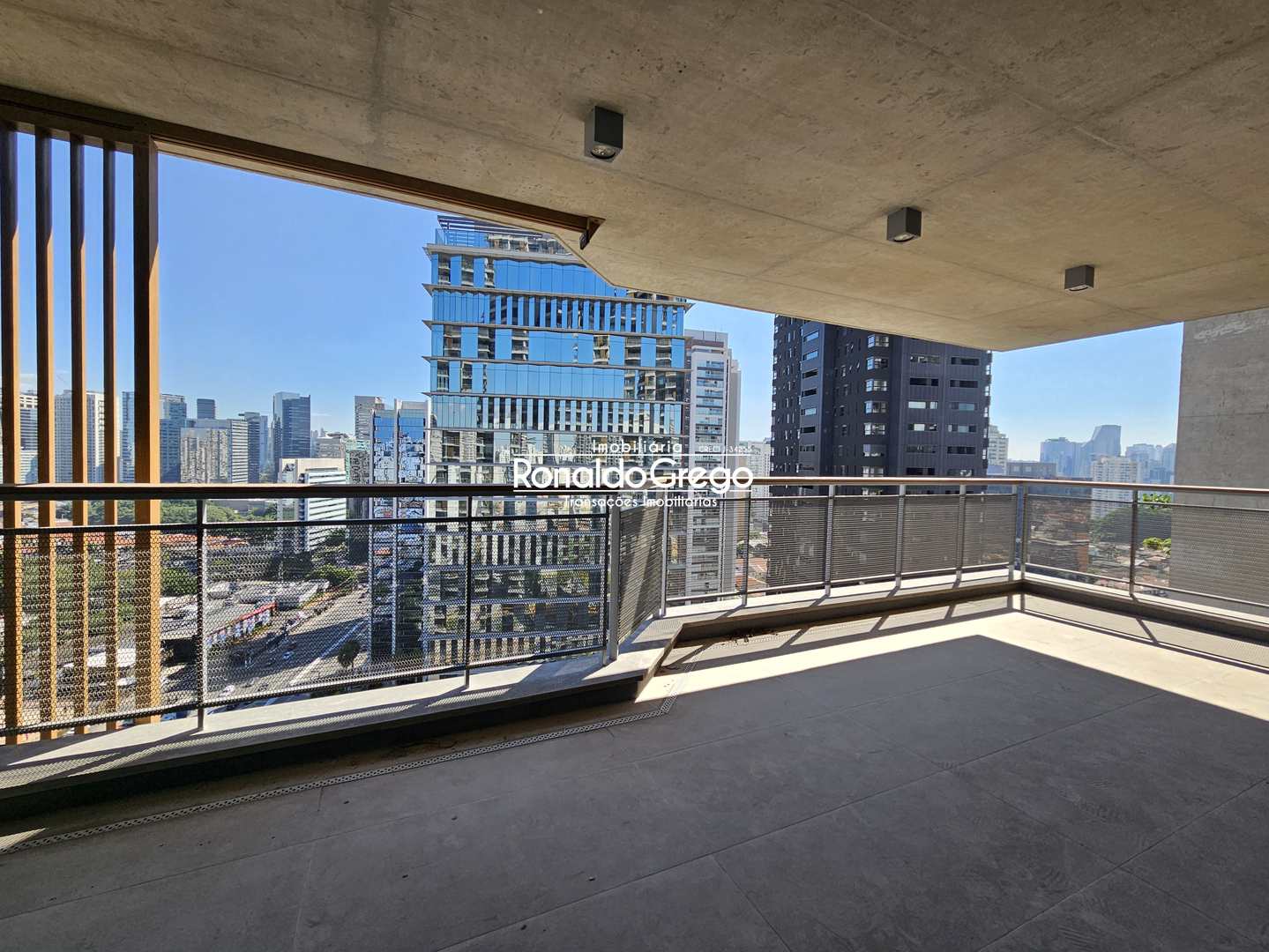 Apartamento à venda com 3 quartos, 197m² - Foto 4