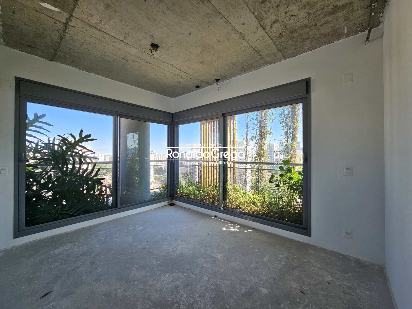 Apartamento à venda com 3 quartos, 197m² - Foto 11