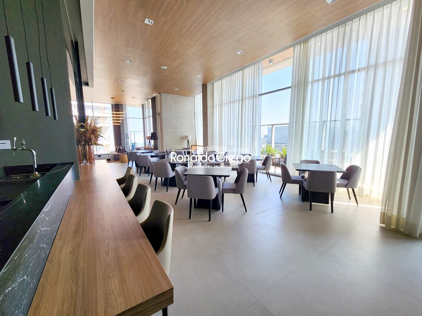 Apartamento à venda com 3 quartos, 197m² - Foto 23