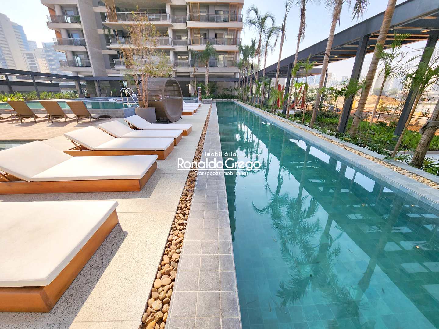 Apartamento à venda com 3 quartos, 197m² - Foto 12