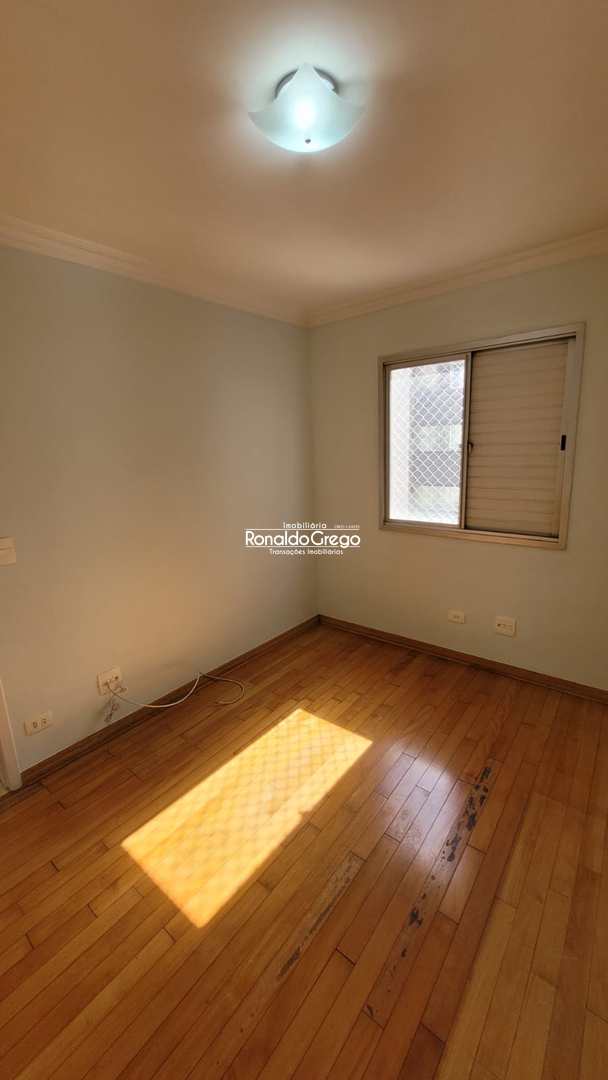 Apartamento com 2 quartos, 2 vagas de garagens Vila Gumercindo