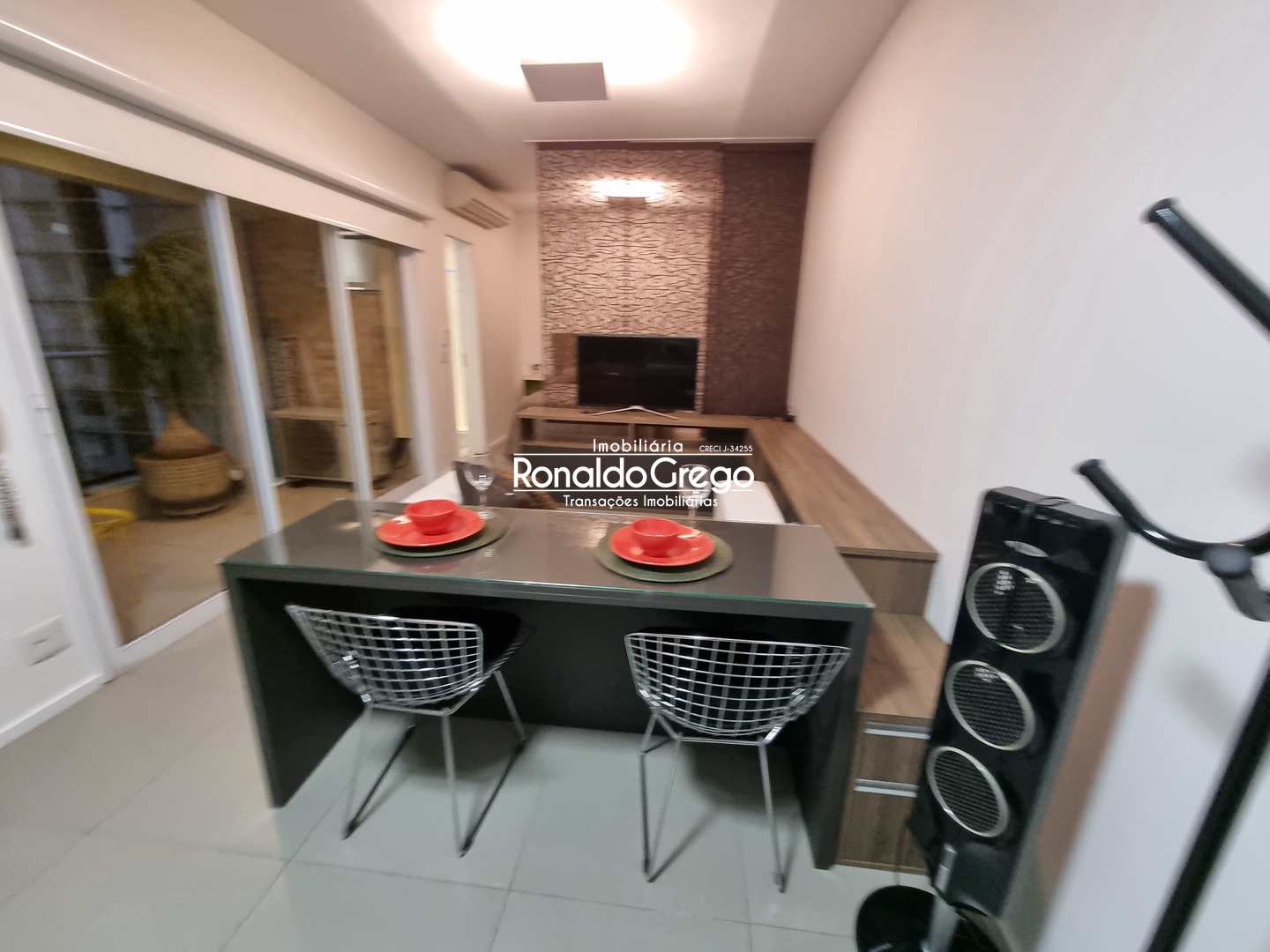 Flat com 1 dorm, 1 suíte 1 vaga próximo do metrô