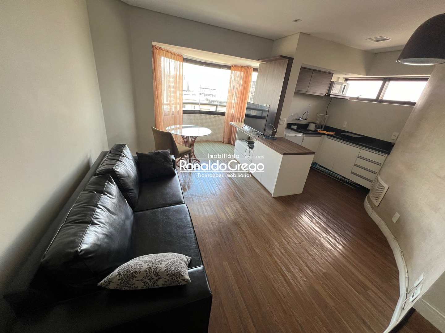 1 Quarto,1 Bela Vista 54m útil arrumação TV a cabo 1 vaga
