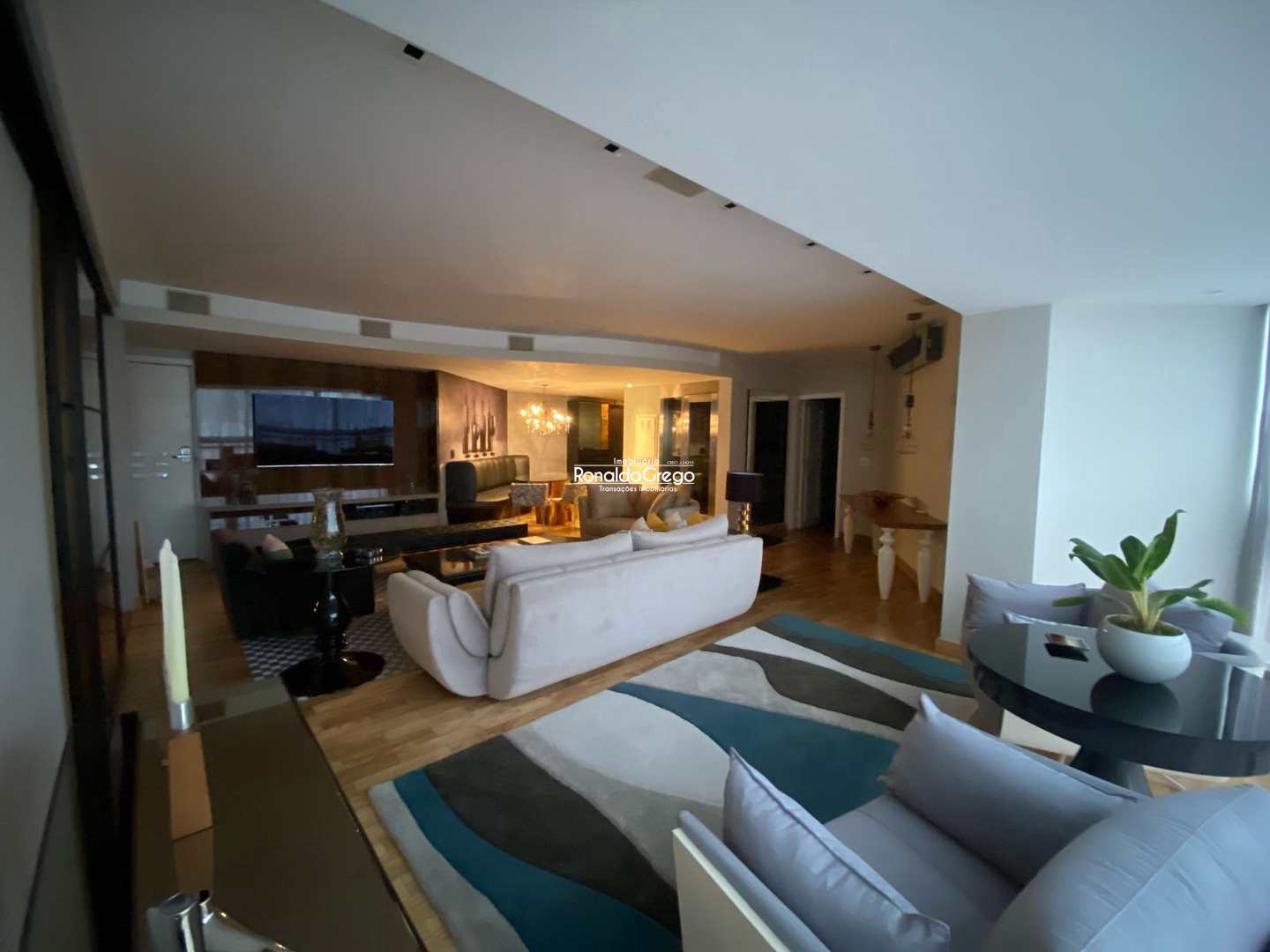Flat/Apart Hotel à venda e aluguel com 3 quartos, 240m² - Foto 3