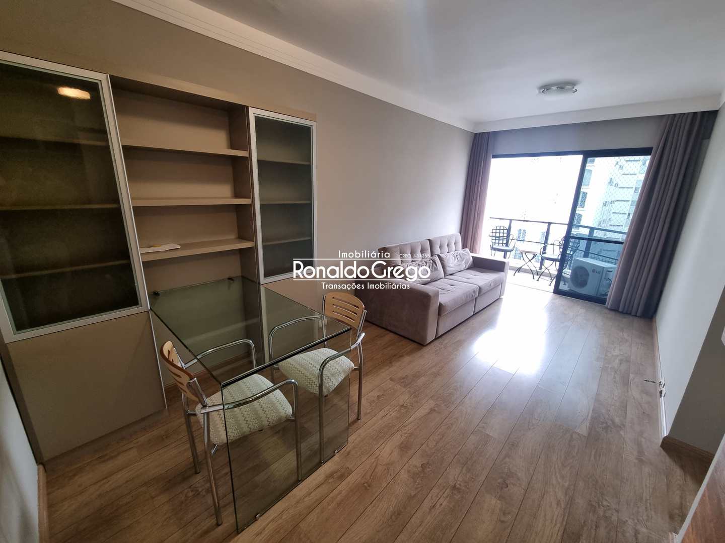 Flat reformado com serviços com 1 quarto no Jardins.