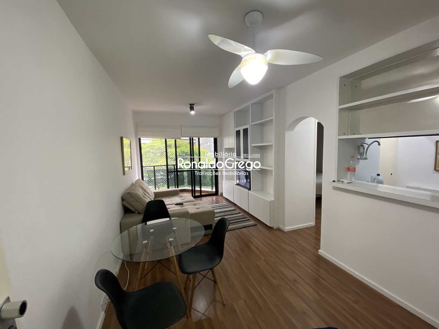 Flat reformado com serviços com 1 quarto no Jardins.
