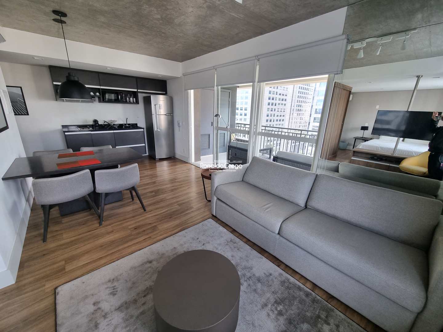 Flat/Apart Hotel para alugar com 1 quarto, 63m² - Foto 1