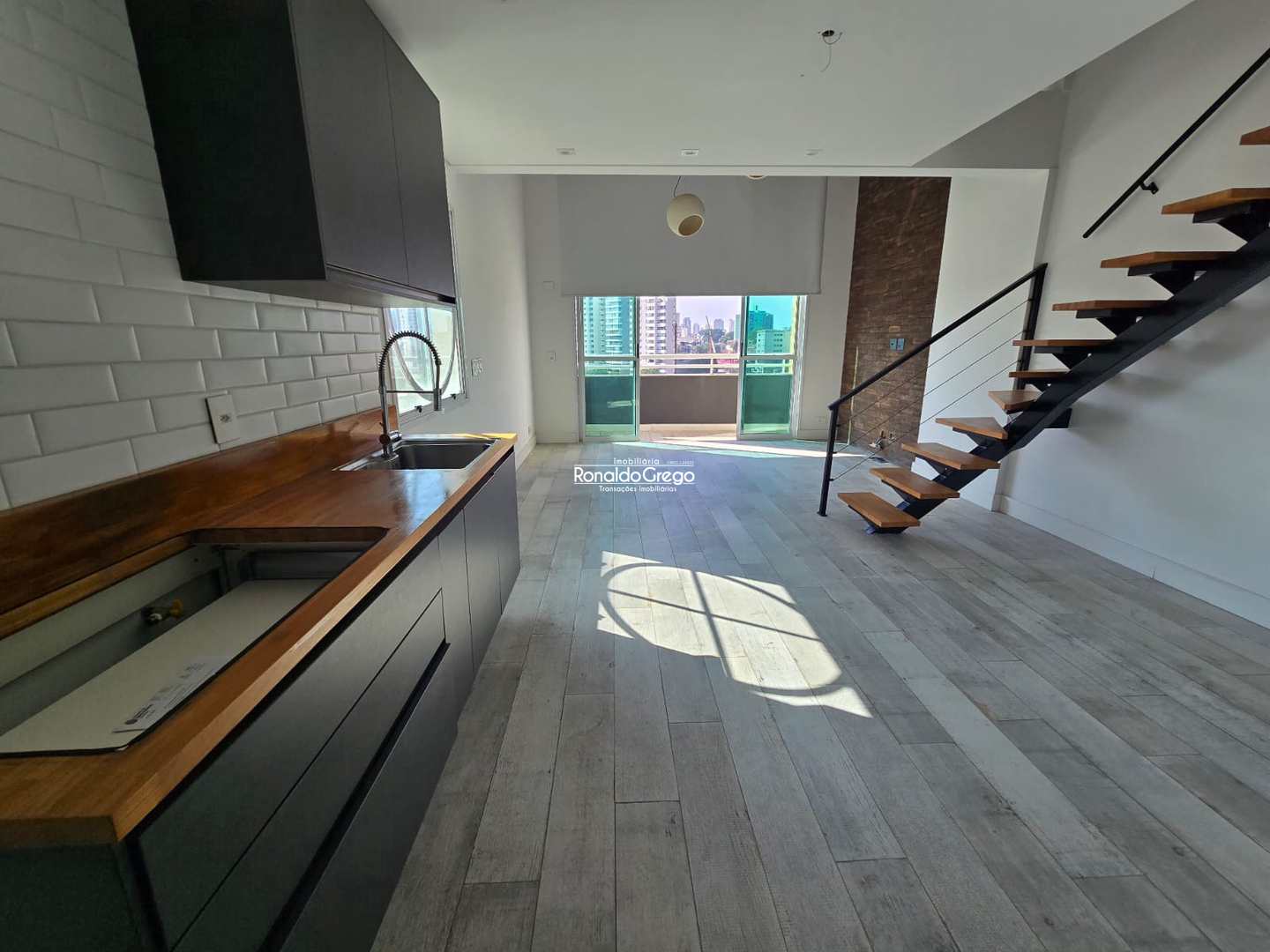 Apartamento à venda e aluguel com 1 quarto, 78m² - Foto 2