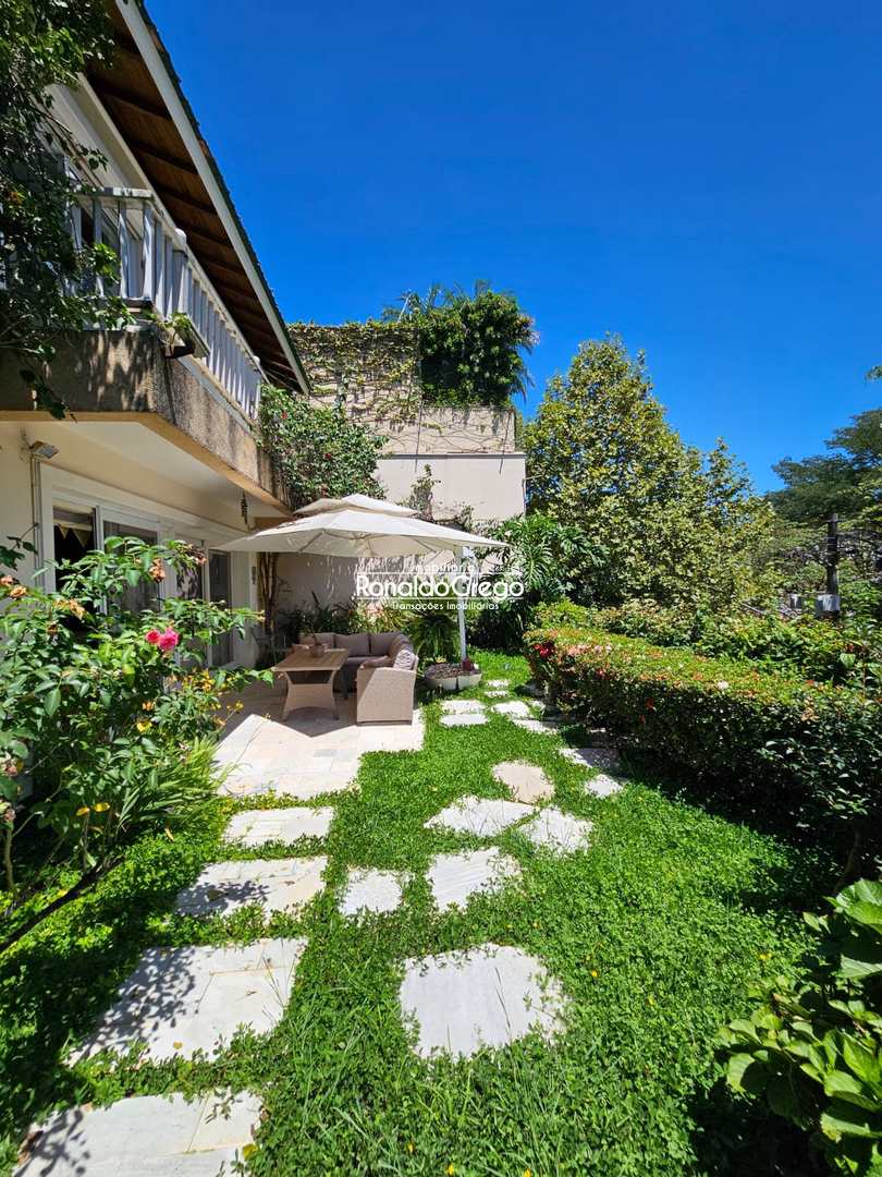 Casa de Condomínio com 3 quartos, Cidade Jardim, 589m 4 vagas