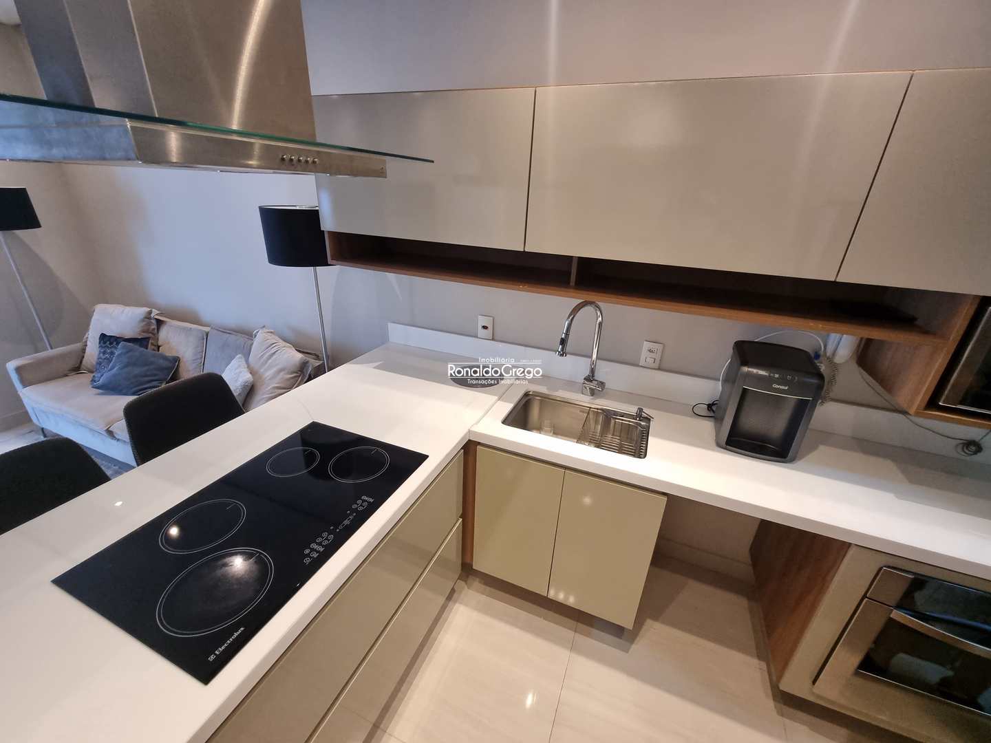 Flat/Apart Hotel à venda e aluguel com 1 quarto, 61m² - Foto 2
