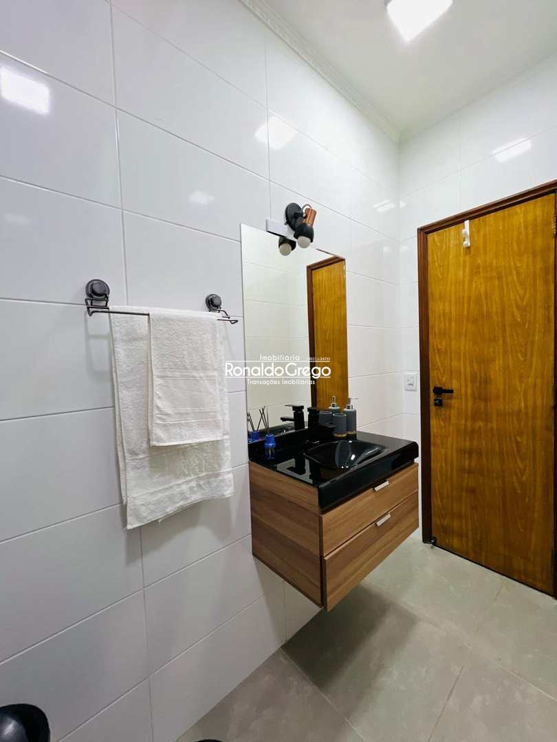 Sobrado à venda e aluguel com 3 quartos, 200m² - Foto 26