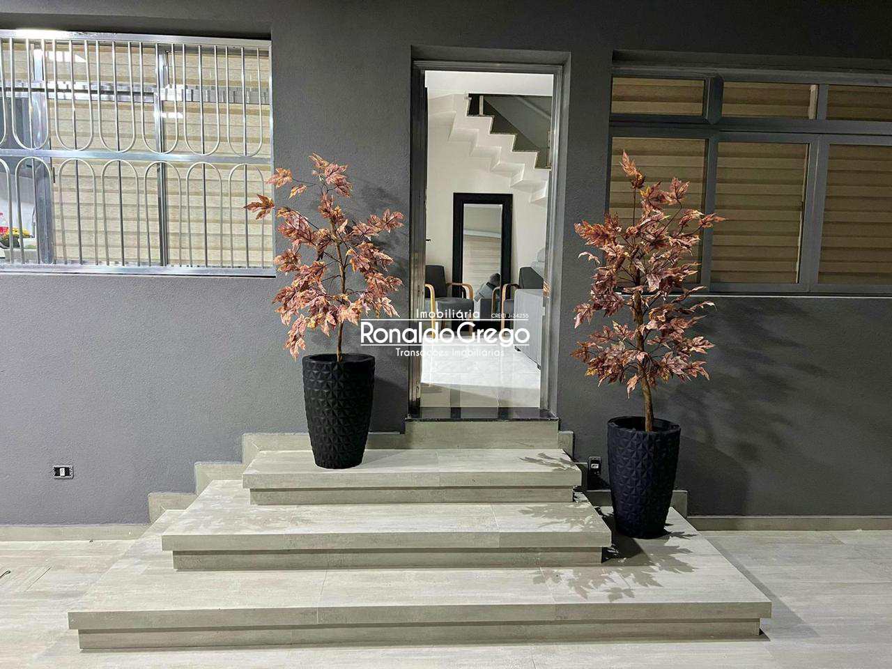 Sobrado à venda e aluguel com 3 quartos, 200m² - Foto 3