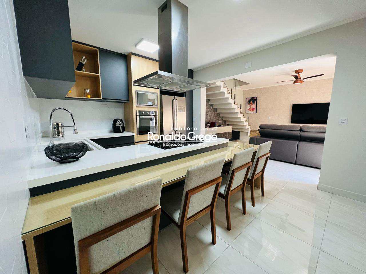 Sobrado à venda e aluguel com 3 quartos, 200m² - Foto 5